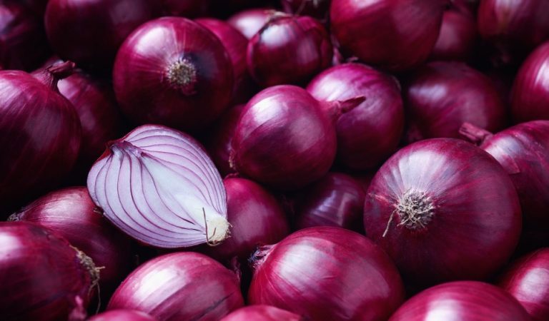 Remove Unwanted Facial Hair Permanently with Just 1 Onion